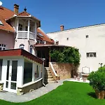 Apartmán Zoli Apartmanok-zoli Koelcsey 19 *