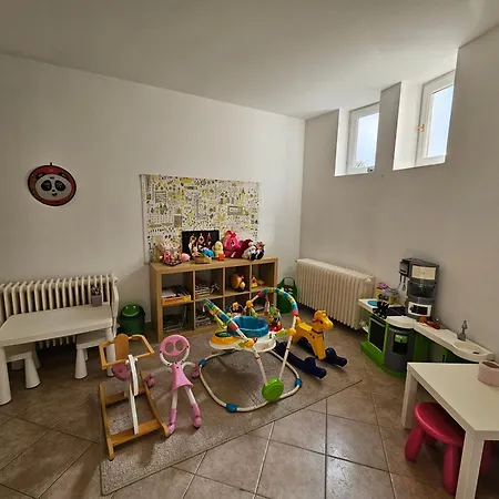 아파트 Zoli Apartmanok-zoli Koelcsey 19