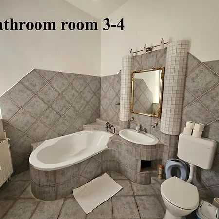 아파트 Zoli Apartmanok-zoli Koelcsey 19