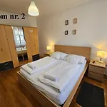 Zoli Apartmanok-zoli Koelcsey 19 *