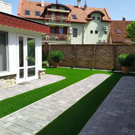 Apartment Zoli Apartmanok-zoli Koelcsey 19