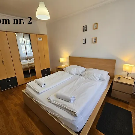 Zoli Apartmanok-zoli Koelcsey 19 *