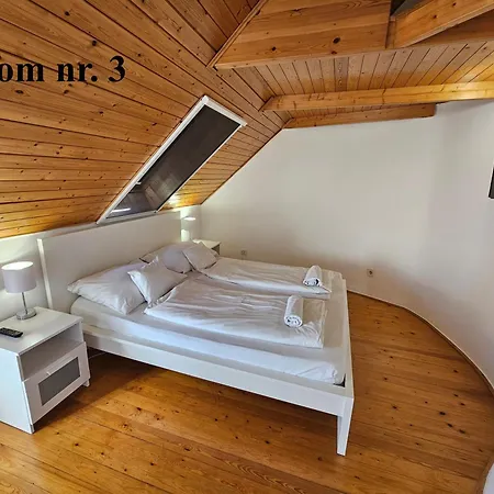 Zoli Apartmanok-zoli Koelcsey 19