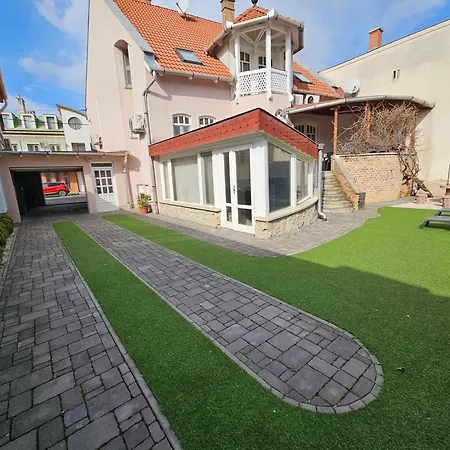 Zoli Apartmanok-zoli Koelcsey 19 Apartmán *