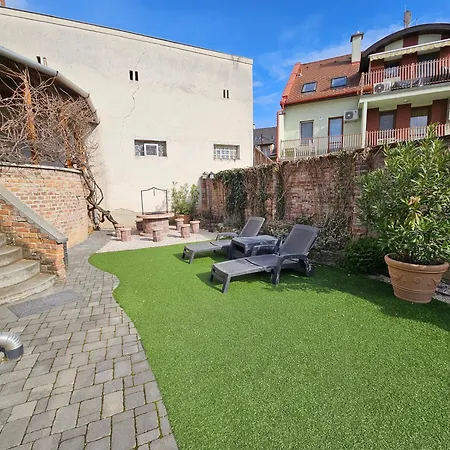 Zoli Apartmanok-zoli Koelcsey 19 *