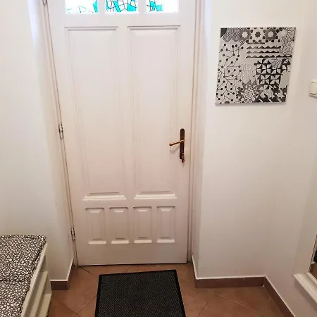Zoli Apartmanok-zoli Koelcsey 19