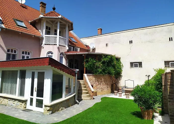 Apartment Zoli Apartmanok-zoli Koelcsey 19 *