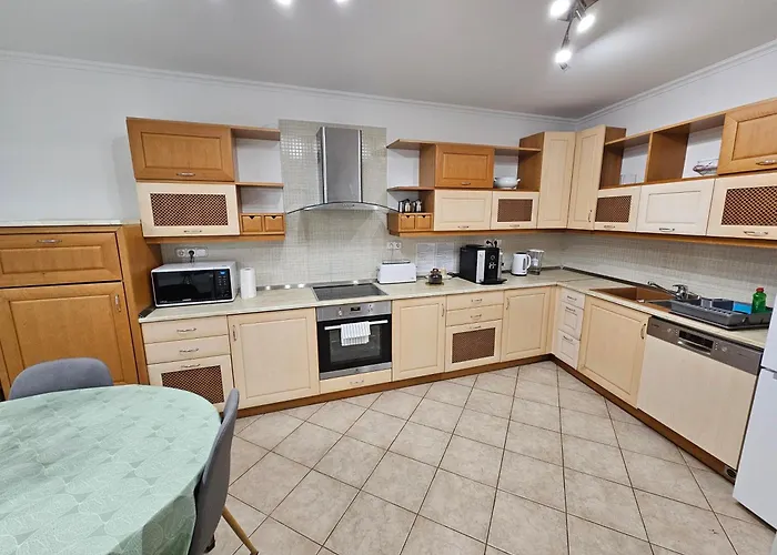 Apartment Zoli Apartmanok-zoli Koelcsey 19