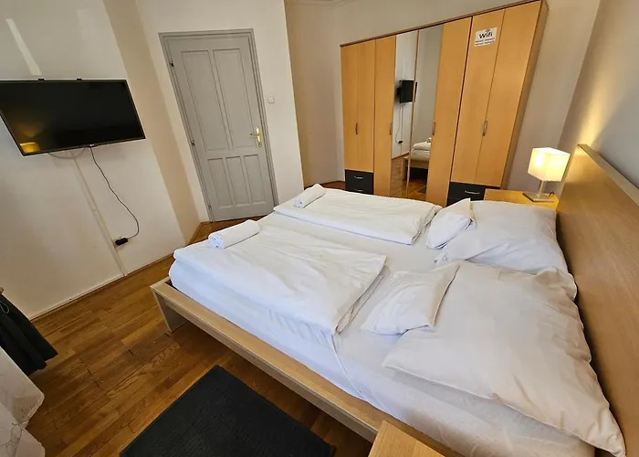Apartment Zoli Apartmanok-zoli Koelcsey 19 *