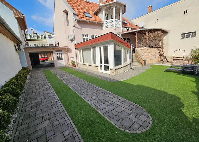 Zoli Apartmanok-zoli Koelcsey 19 Apartment *